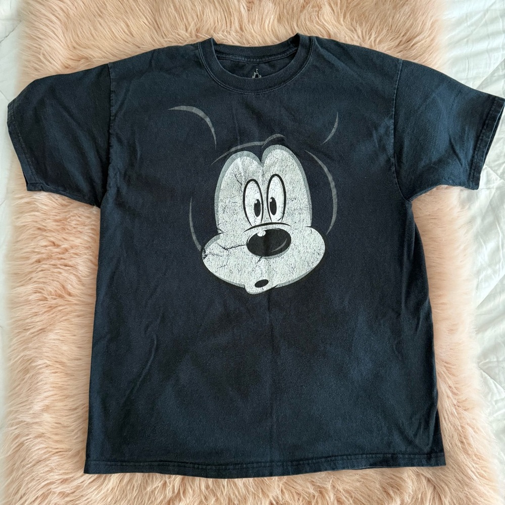 Mickey Mouse Tee. Disney Parks. Funny 3-D Effect. Large. Used.